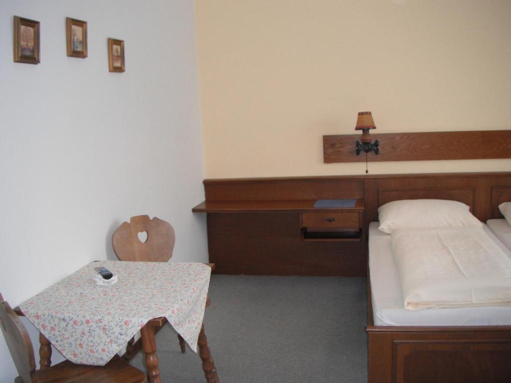 Gasthof-Pension Wein Breitenbrunn  Zimmer foto